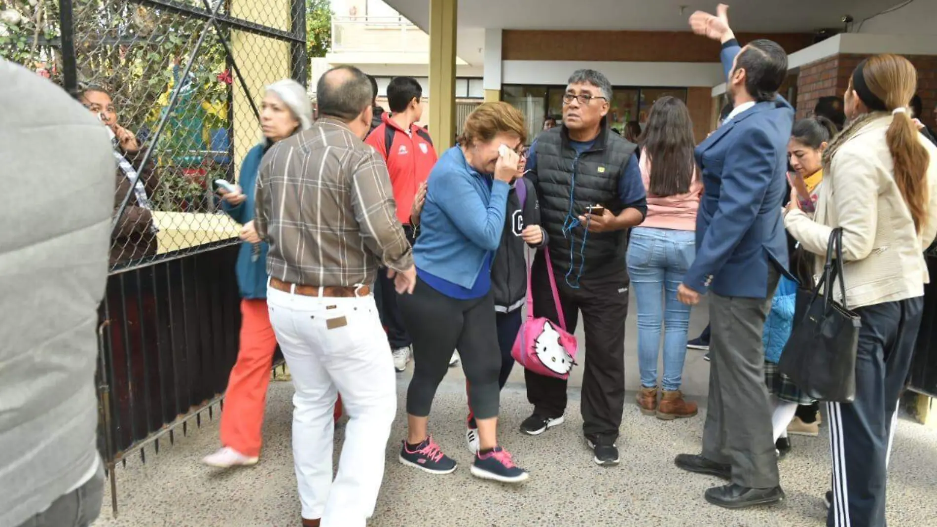 16 Colegio Cervantes lamenta los hechos acontecidos en campus bosque